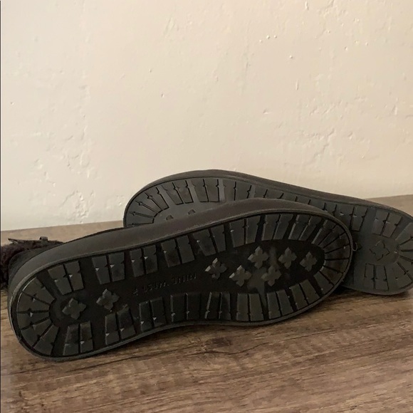 Never worn new Nine West high top sneakers - Picture 4 of 4